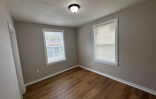 3 beds, 1 bath, $1,300