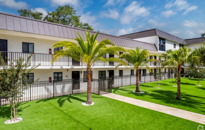 1 bed, 1 bath, 711 sqft, $1,399, Unit 121