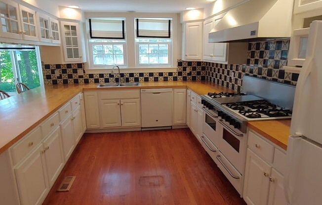 ***Please Respond Directly to the Online Listing, Calls May Not Be Returned***