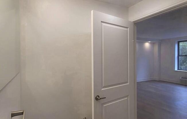 1 bed, 1 bath, $5,500, Unit 6F