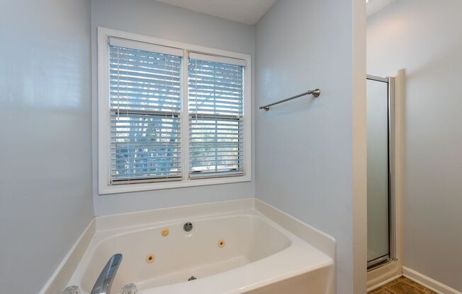 Spacious 4-Bedroom Home in Westside Athens – Available Now!
