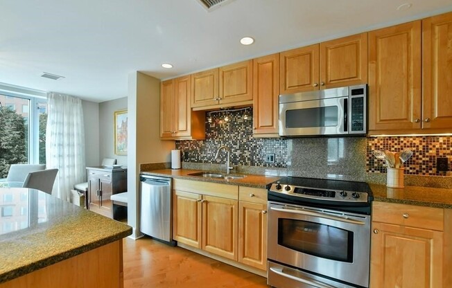 3 beds, 2.5 baths, 1,737 sqft, $6,800, Unit 310