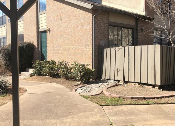334 W HARWOOD RD