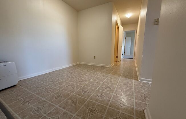 2 beds, 1 bath, 874 sqft, $1,445, Unit Q-14