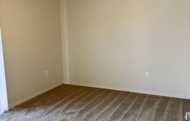 2 beds, 1 bath, $1,625, Unit 3404