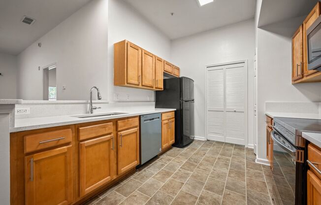 2 beds, 2 baths, $1,395, Unit # 4