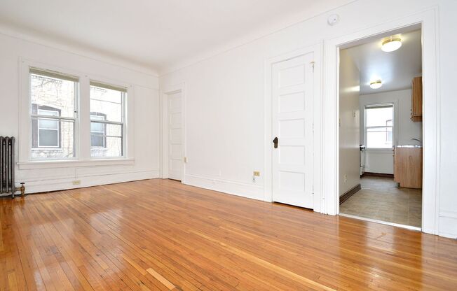 1 bed, 1 bath, 410 sqft, $925, Unit 14 - 05