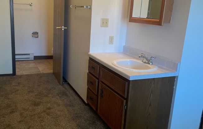 2 beds, 2 baths, 864 sqft, $765, Unit 207