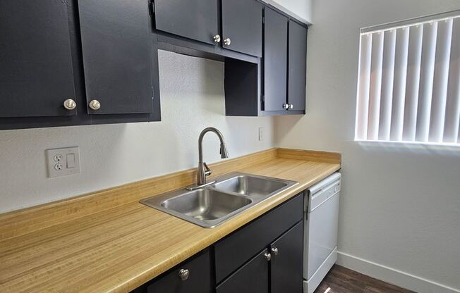 1 bed, 1 bath, 580 sqft, $995, Unit 229
