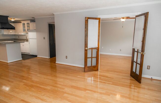 3 beds, 2 baths, $2,295, Unit #C2