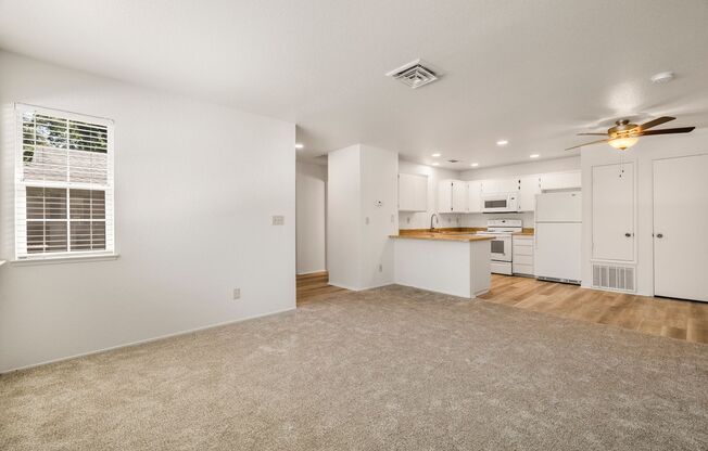 2 beds, 1 bath, 825 sqft, $1,570, Unit 50