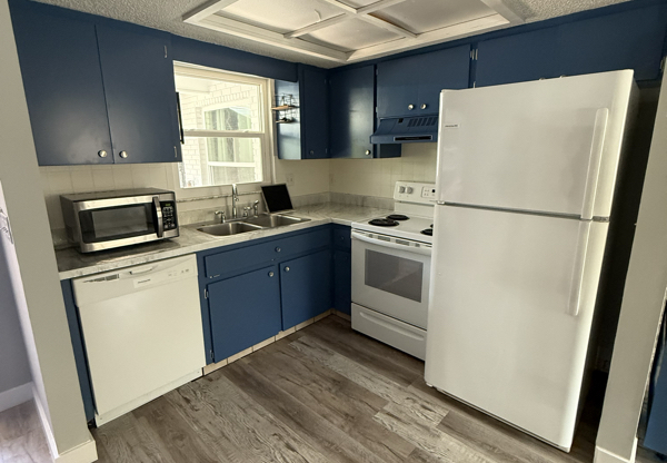 1811 E DR
