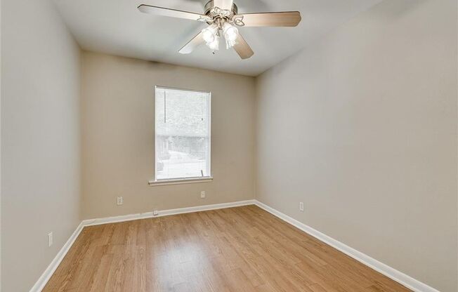 3 beds, 1 bath, $2,550