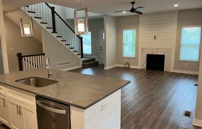 4 Bed 3.5 Bath Townhome for Rent
