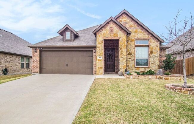 Beautifully Crafted 3-2-2 2019 Build in Saginaw - FortWorth!
