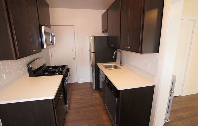 Studio, 1 bath, 379 sqft, $1,695, Unit 3300-2B