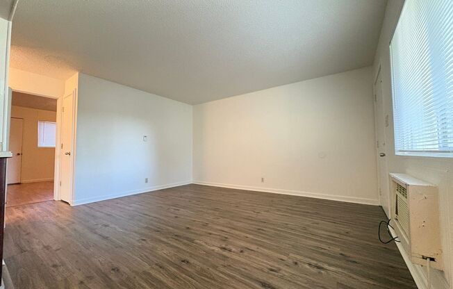 2 beds, 1 bath, $1,650, Unit 704