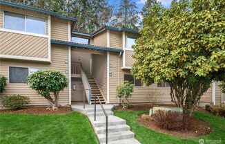 Beautiful 2 bed with private patio and outdoor space