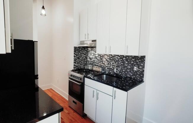 1 bed, 1 bath, $2,800, Unit 19