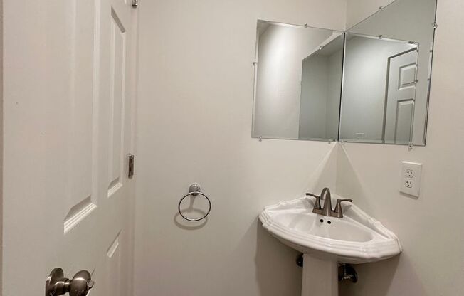 2 beds, 2.5 baths, 1,165 sqft, $1,825, Unit #  851