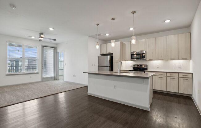 3 beds, 2 baths, 1,212 sqft, $2,343, Unit 5203