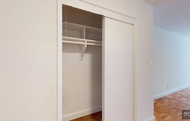 340 E 74 ST