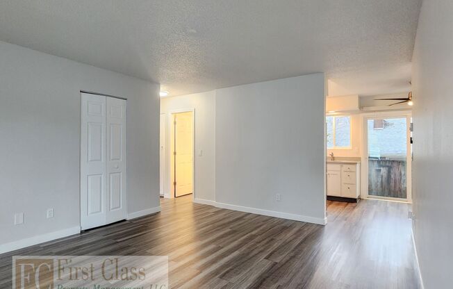 2 beds, 1 bath, 672 sqft, $1,395, Unit 14 / K642