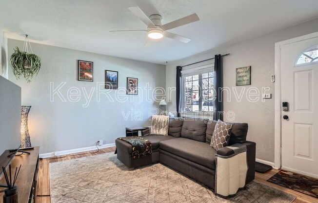 5270 W 24 AVE