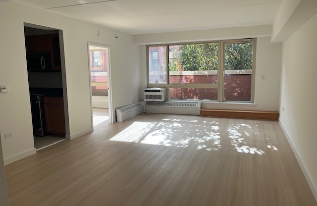 2 beds, 2 baths, $6,750, Unit 2B