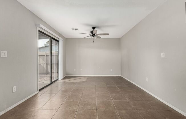 2 Bedroom 1 Bath Condo in Desirable Chandler Area!
