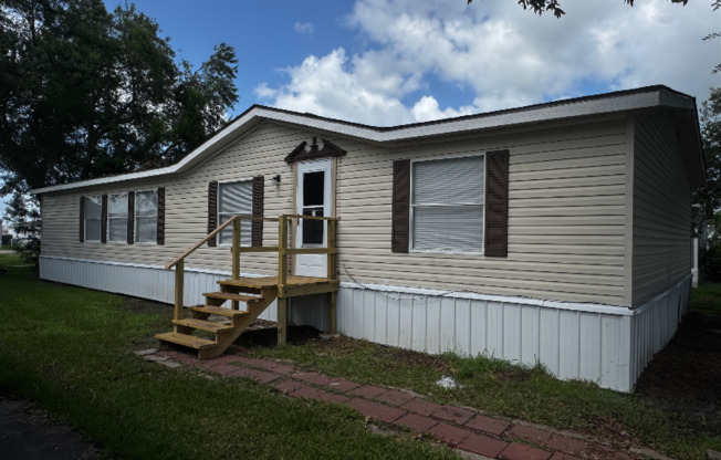 144 FOX MDW DR