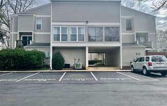 Welcome to this charming 1-bedroom, 1-bathroom Apartment, located in the vibrant city of Charlotte, NC