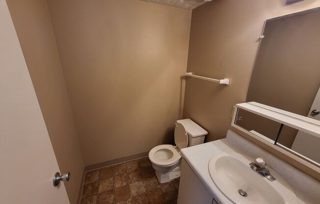 2 beds, 1.5 baths, 1,150 sqft, $1,275, Unit 7-734