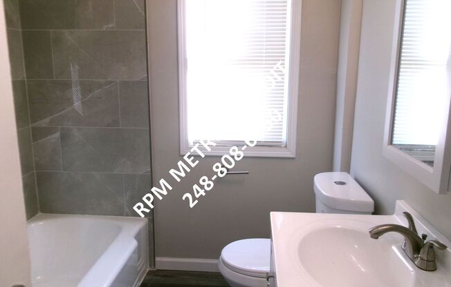 3 beds, 1 bath, $1,300, Unit (NO)