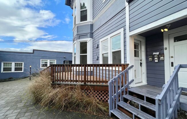 2023-2051 SE Madison