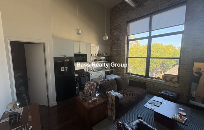5021 N KENMORE