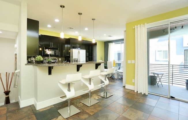 2 beds, 2.5 baths, $2,150, Unit #1130
