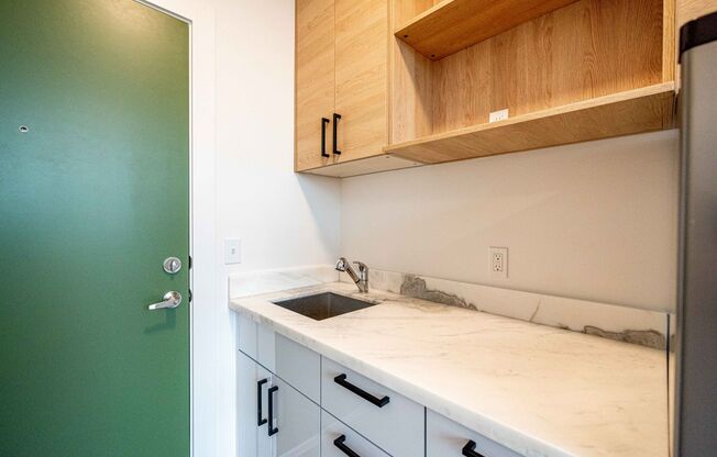 Studio, 1 bath, 229 sqft, $945, Unit 016