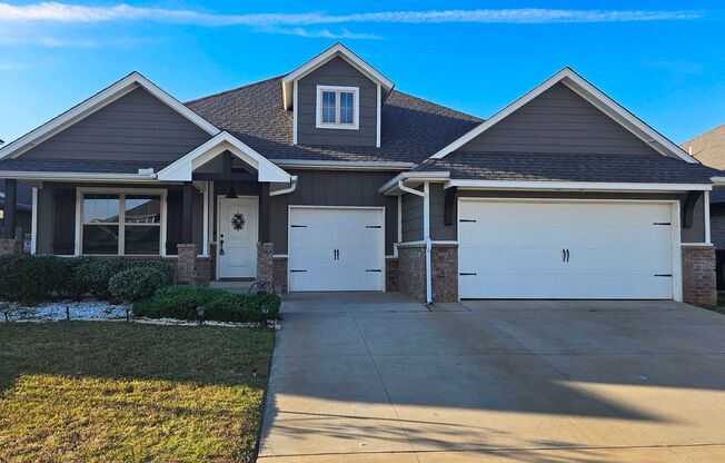 Gorgeous 4 Bed/2 Bath in Yukon