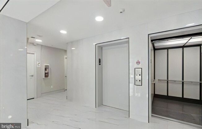 Cozy 3 Bedroom 2 Bathroom Condo- Conveniently Located in the heart of Washington, DC