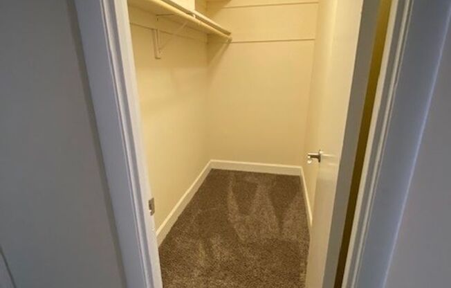 3 beds, 2 baths, 1,300 sqft, $2,300, Unit 3412 #203