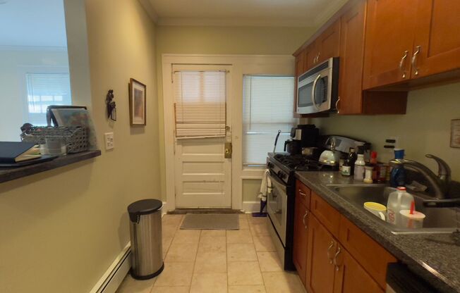 1 bed, 1 bath, $1,750, Unit 812-204