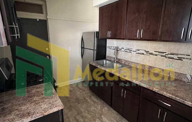 2 beds, 1 bath, $1,300, Unit 8058-1