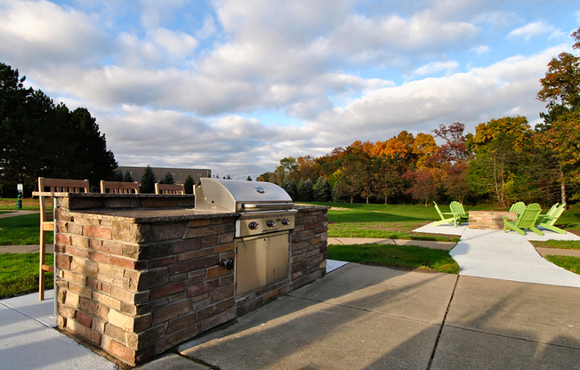 the view apartment and townhomes grill station