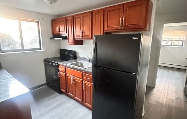 1 bed, 1 bath, $1,050, Unit D3