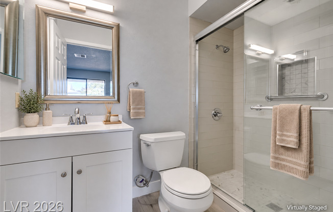 Updated Second -Floor 2Bed/2Bath Condo located in Green Valley North