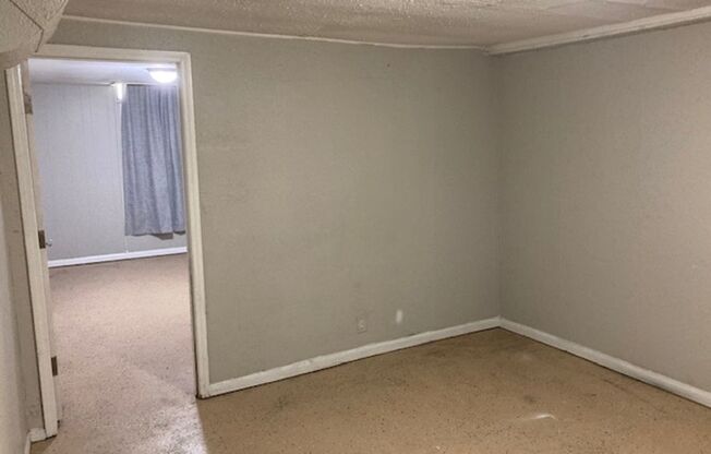 2 beds, 1 bath, $925