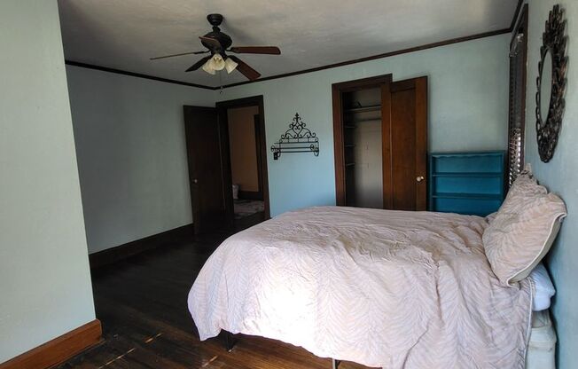 4 beds, 2.5 baths, $1,900
