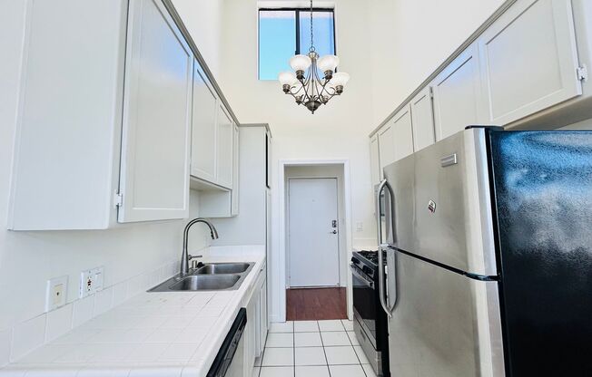 1 bed, 1 bath, $2,395, Unit 201