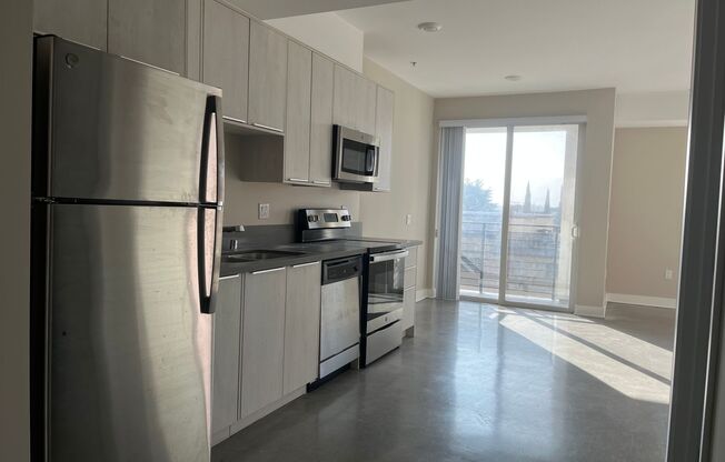 Studio, 1 bath, 565 sqft, $1,900, Unit 11246-408